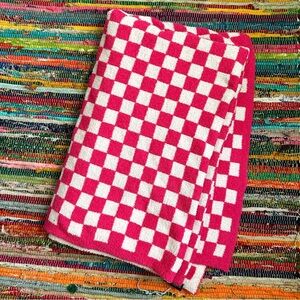 Juicy Couture Pink Checkered Reversible Featherknit Jaquard Push 50x70” Blanket